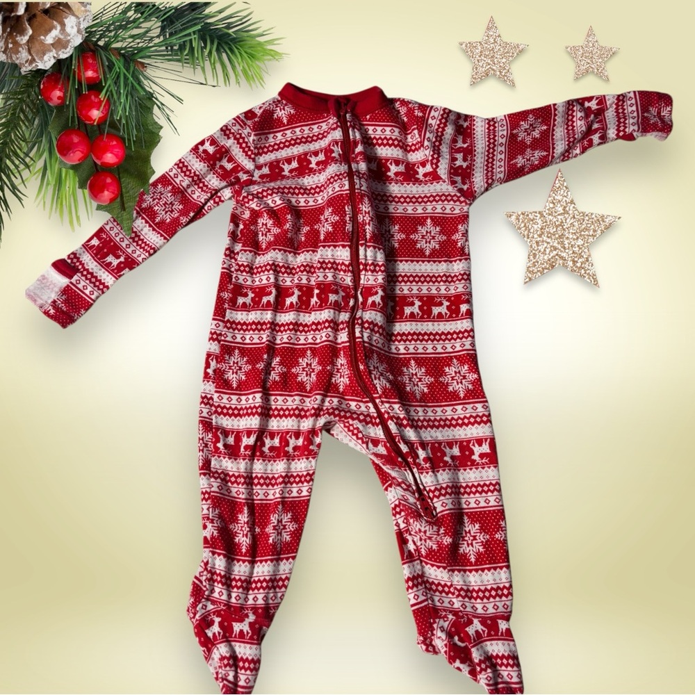 Old Navy Christmas 2-Way Zip Sleeper Footed Pajamas Sz 6-9 Months.